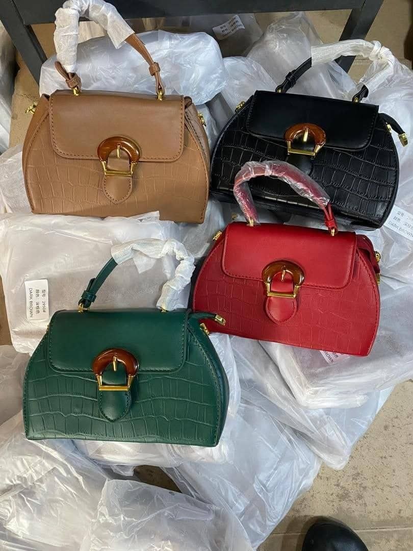 Crocodile Texture Buckle Handbag